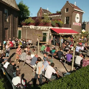 Romantic Quiet On The Canal Bed & Breakfast